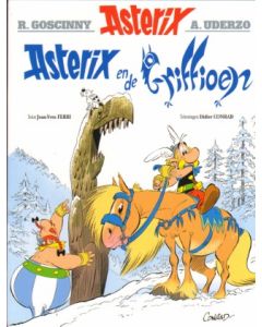 NIEUWE DRUK 2024

Je ziet onze twee helden – die 60 jaar geleden werden bedacht door de briljante René Goscinny en Albert Uderzo – langs een hoge boomstronk omhoog klauteren. Ze proberen Idefix te pakken, die hen compleet negeert… Wil het Gallische hond